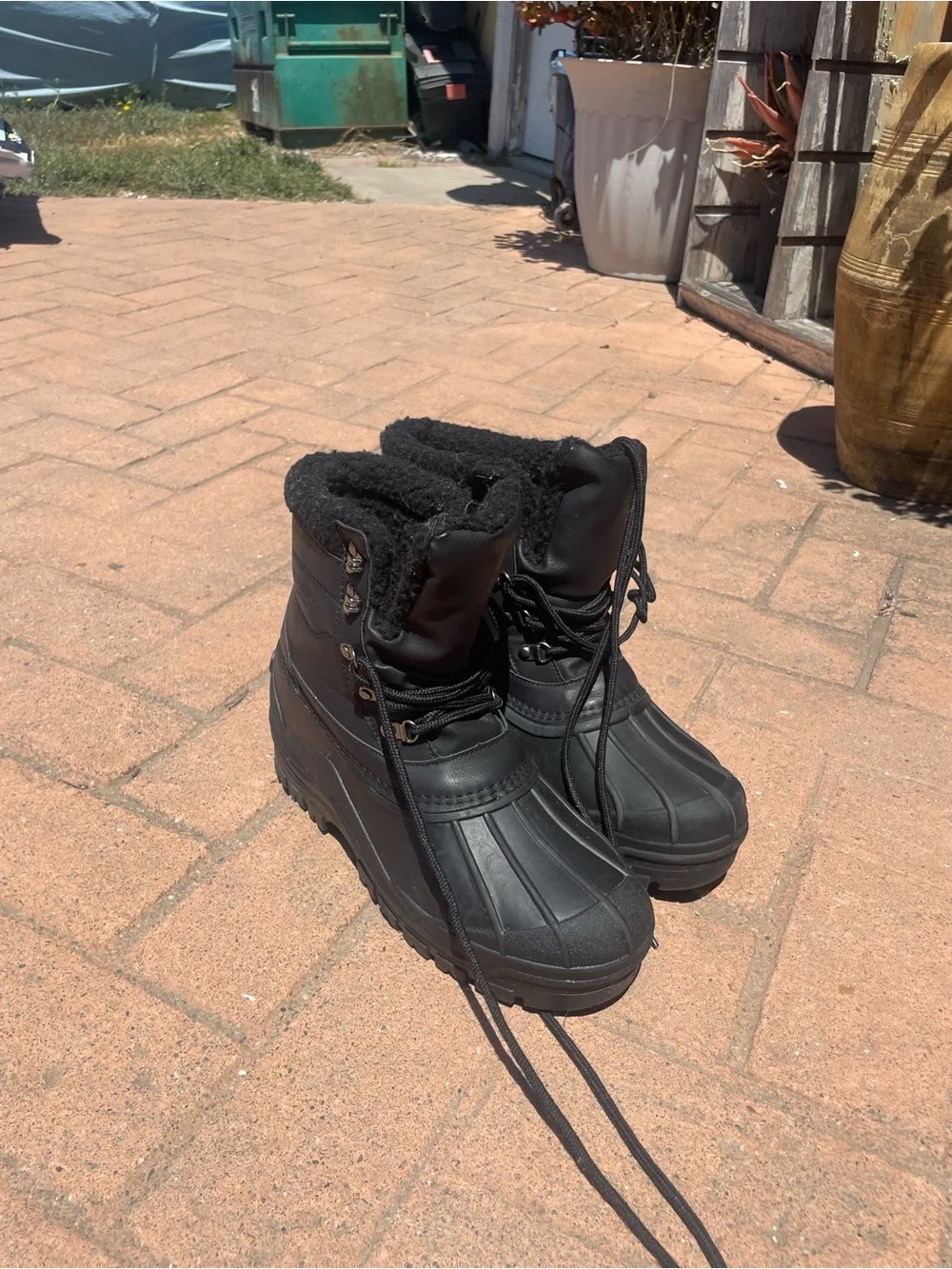 London Fog durable black